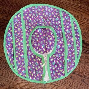 Kitschy Vtg quilted purple & green floral casserole carrier